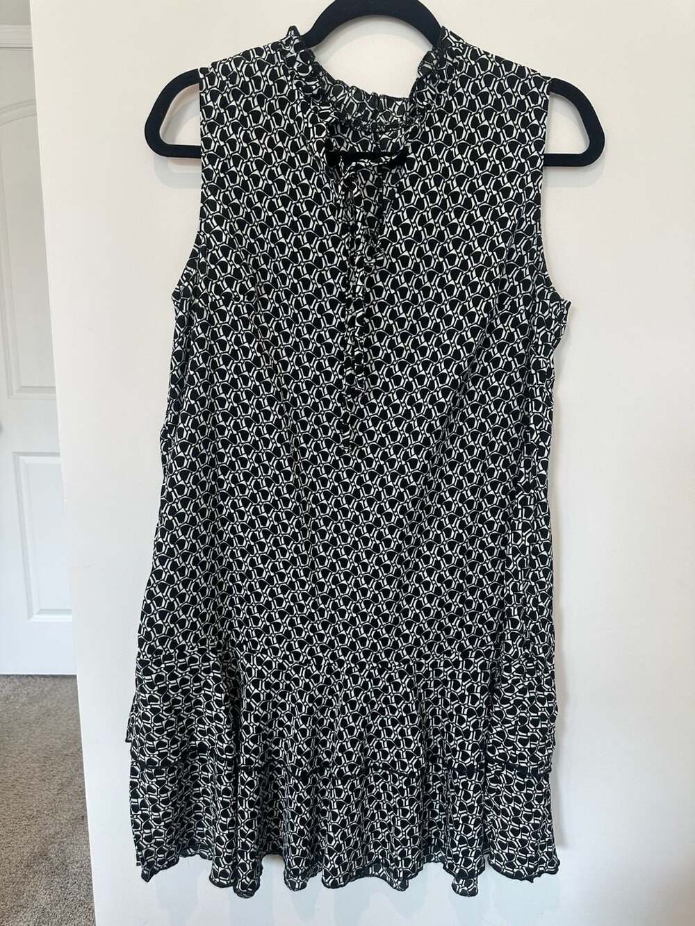 Black and White Geometric Print Sleeveless Mini Dress with Ruffle Neck and Tie D